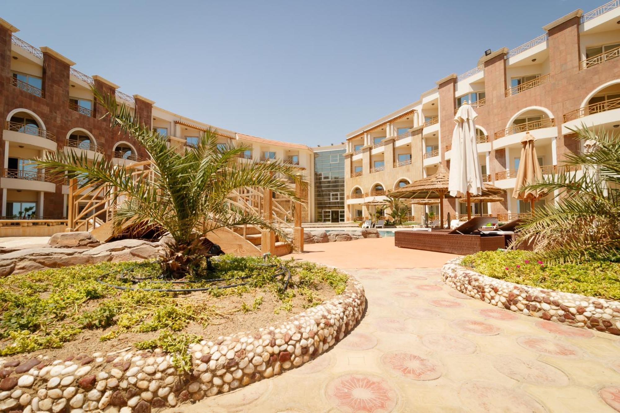 Royal Serviced Complex