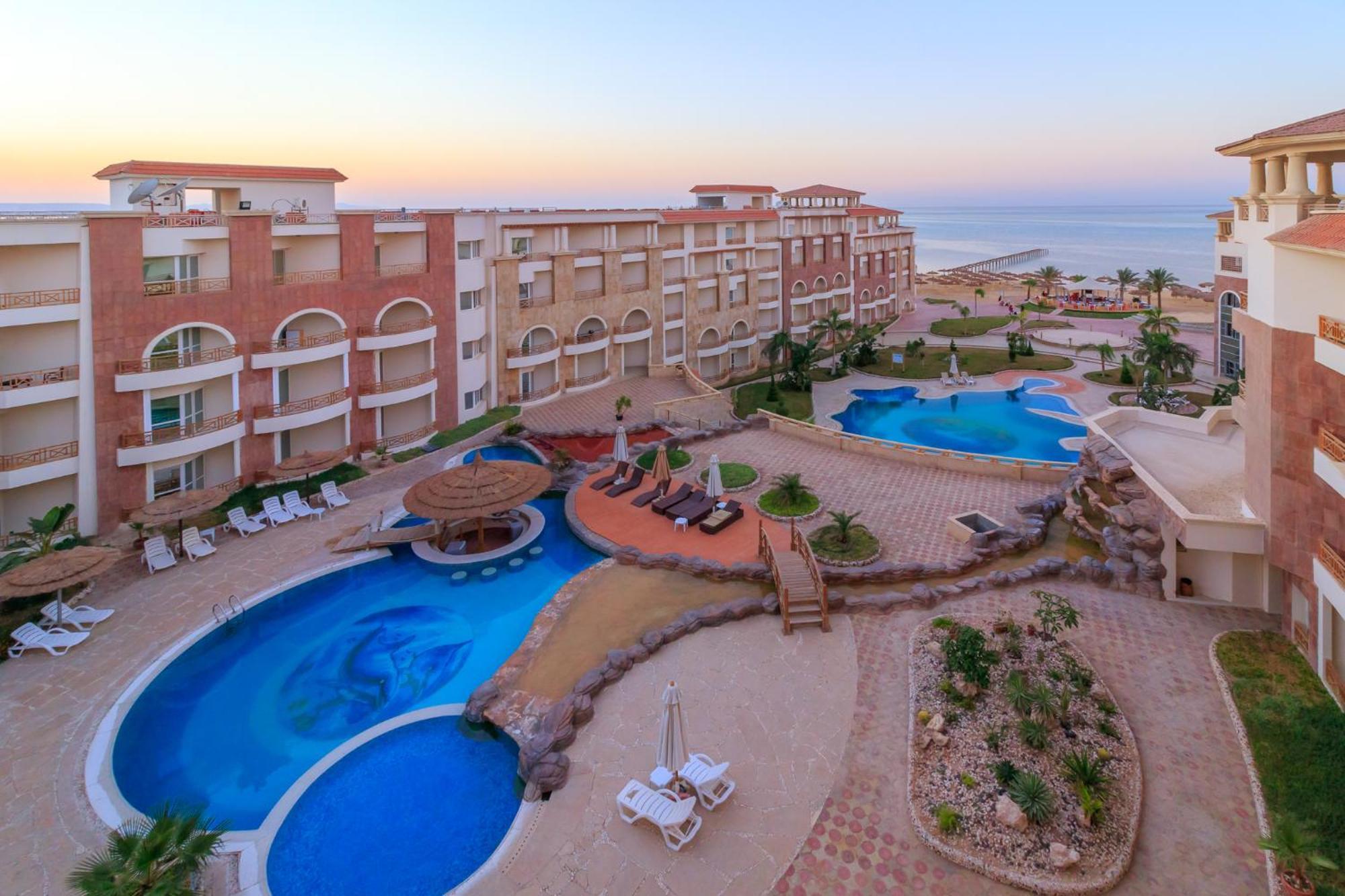 Complex Royal Serviced 4*