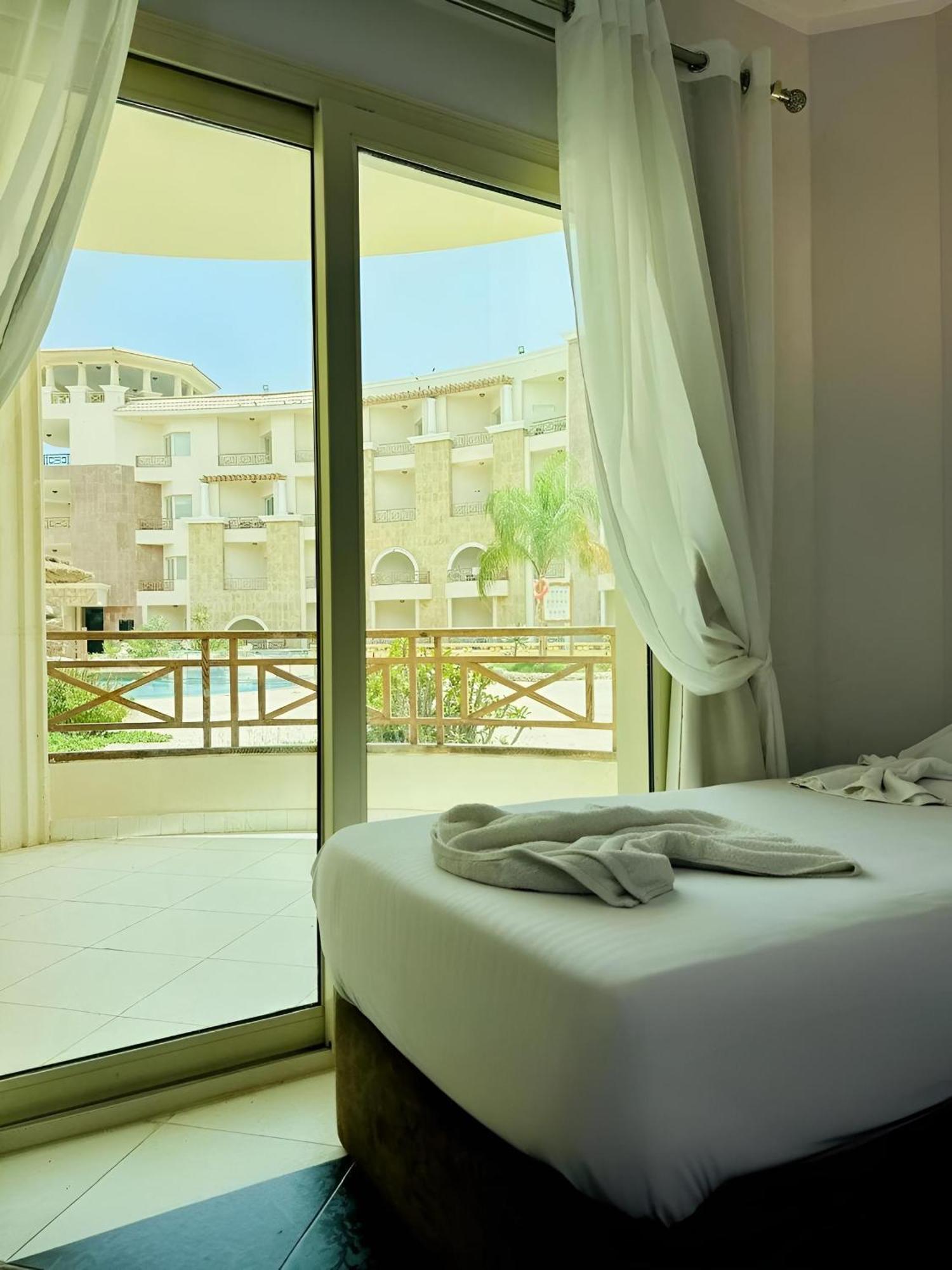 Royal Serviced Complex 4*